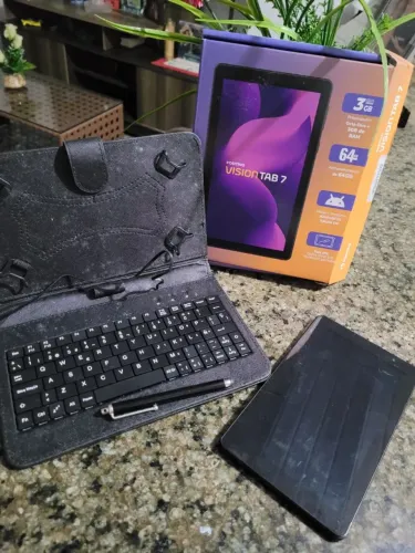 Tablet com teclado e caneta