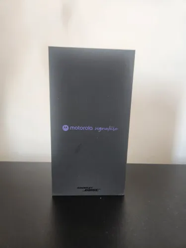 Motorola Signature 512gb Verde Oliva - lacrado