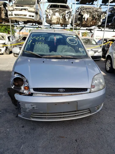 Sucata.. ford fiesta 1.0 completo 2005