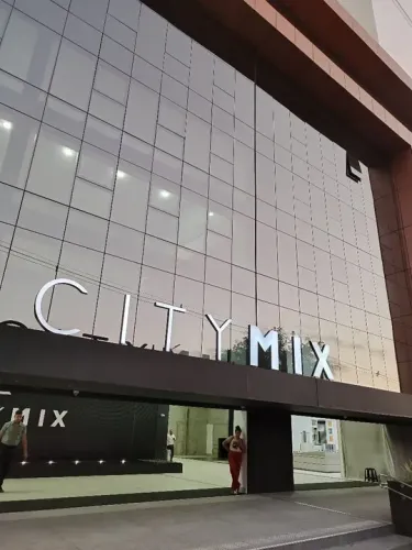 ABAIXO DA TABELA. Sala no CITY MIX. Andar alto. Mulultiuso com estacionamento rotativo