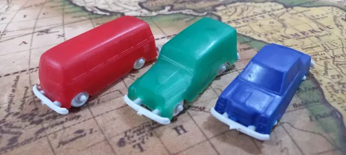 BRINQUEDO ANTIGO CARRINHOS DE PLÁSTICO