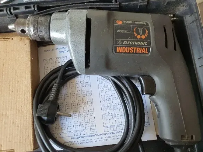 Furadeira Aparafusadeira Industrial Alta Precisão - Black & Decker - 1173