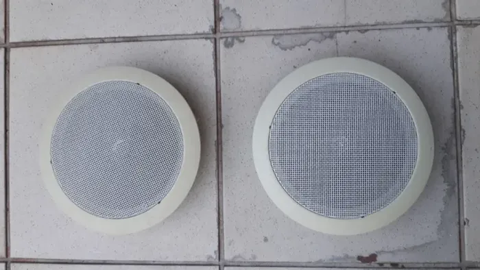 Par de Alto Falantes Usados Embutir Teto Marca Fiamon 30W !!