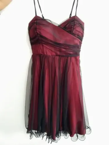 Vestido de festa curto vermelho