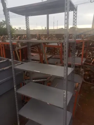 Prateleira 2.40 de altura