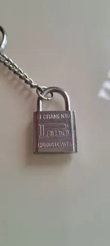 Chaveiro Cadeado de Metal Autoblocáve PADO