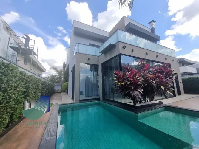 Casa de Condomínio com 5 suítes para alugar, 420m² - Alphaville