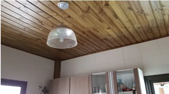 Forro de Pinus tratado contra cupim 
