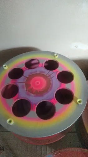 Carretilha pra pipas com cores vibrantes