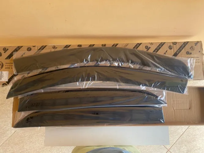 Calha de chuva Defletor Fiat Argo original Mopar (10x s/ juros nos cartões)