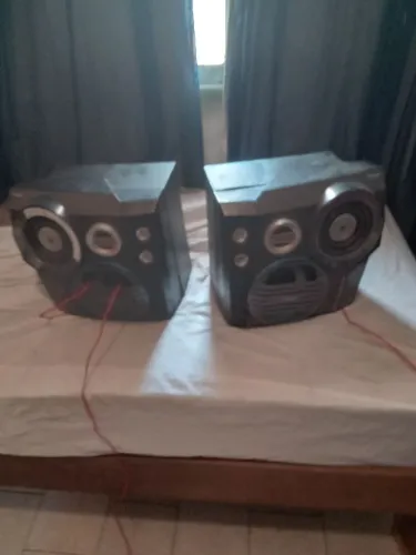 Par de caixas de som Philips 