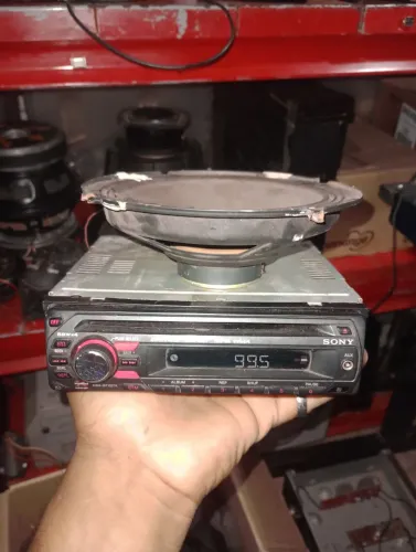 Som Automotivo Sony CDX-GT227X com Speaker