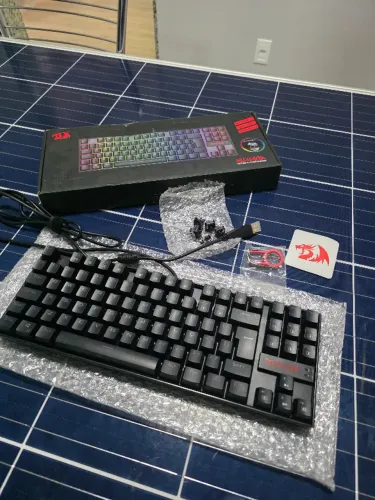 Teclado Mecânico Redragon Kumara K552rgb-pro Rgb Abnt2 Preto Português Brasil