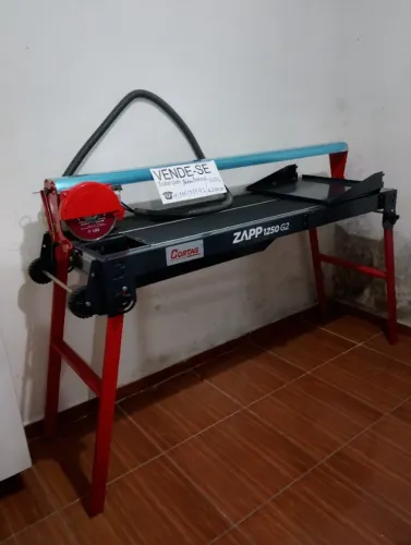 Máquina de cortar piso porcelanato, elétrica de bancada