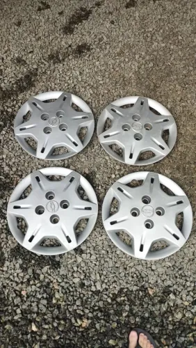 4 calotas da Chevrolet aro 13 de corsa