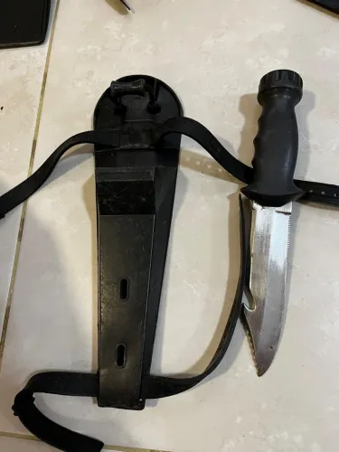 Duas Facas de mergulho (Tramontina 2456/6 e blade sea amarela)