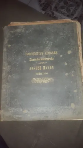 Livro Antigo de Partituras Joseph Haydn