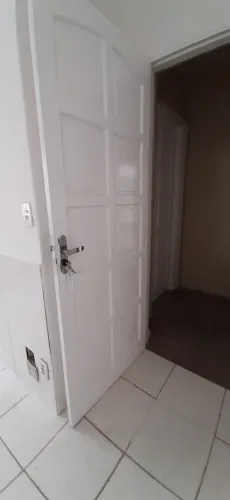 venha morar em um apartamento bem localizado no condomínio dos Ipês.
