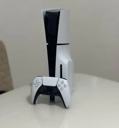 Ps5 slim mídia física / Sem caixa / com Cabos / 1 controle 6 meses de garantia.