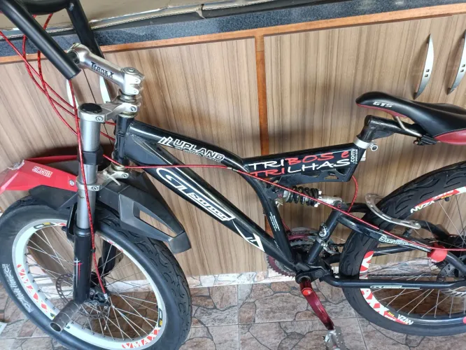 Bicicleta GT 21 Marchas Upland