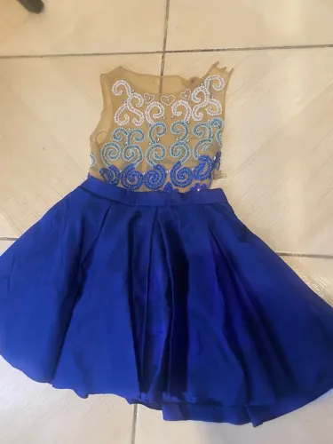 Vestido 15 anos azul com Detalhes Bordados (saia e cropped)