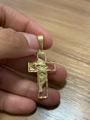Pingente Cruz de Ouro com Cristo 18K