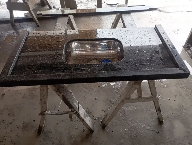 Pia em granito verde 