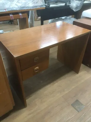 Mesa escritório de madeira com 2 gavetas
