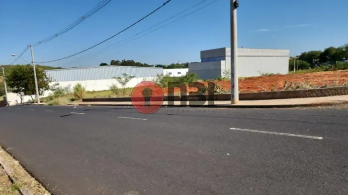 Area comercial de esquina em avenida de grande fluxo - Centro Empresarial Coplan