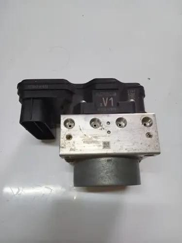 Modulo Toyota Corolla Prius 4451047070 11304041030 Cinza-escuro (Usado)