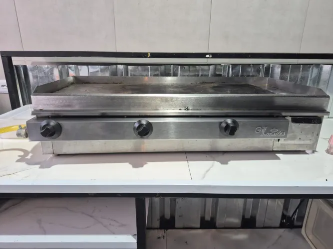 Chapa de Lanches e Porções.  92 Cm. Bem grande 