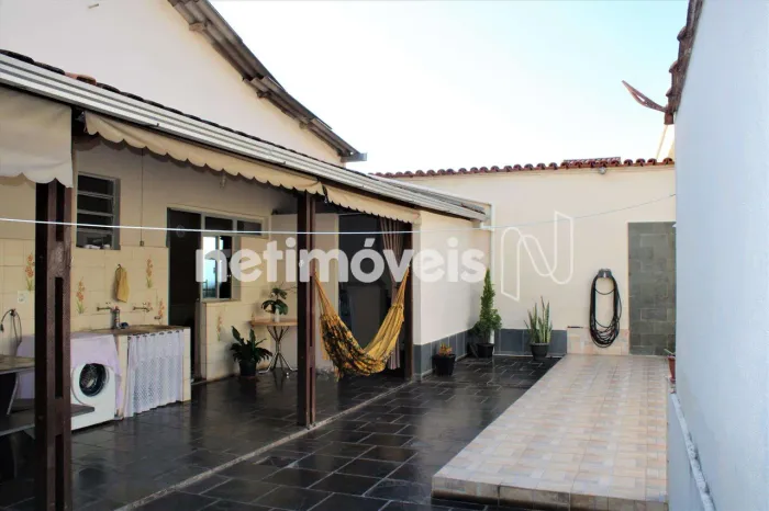Casa com Perfil Comercial + Loja + Segunda Casa  Alto Potencial de Renda!