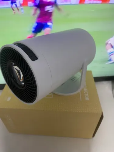 Projetor Portátil Ultra HD Novo