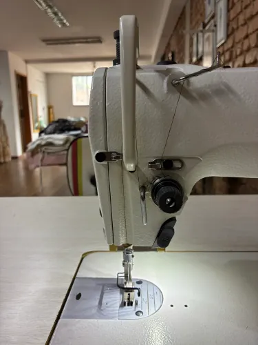 Máquina Zoje reta ind eletrônica