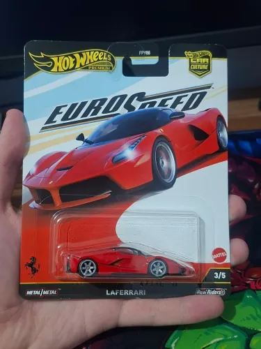 Hotwheels Premium LaFerrari (Com rodinhas Raras)