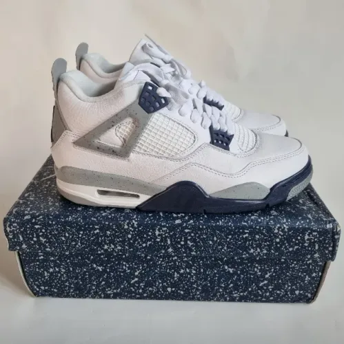 Tênis Nike Air Jordan 4 Retro Midnight Navy Tamanho 40,5 NOVO