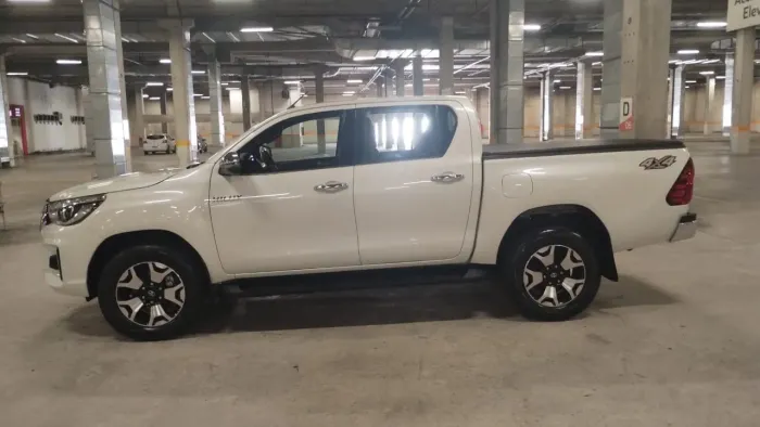 Toyota Hilux CD SRX 4X4 2.8 TDI 16V Diesel Aut. 2020