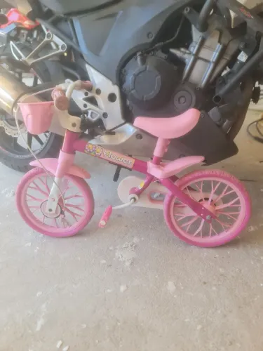 Bicicleta Infantil Flower de 3 à 6 anos.