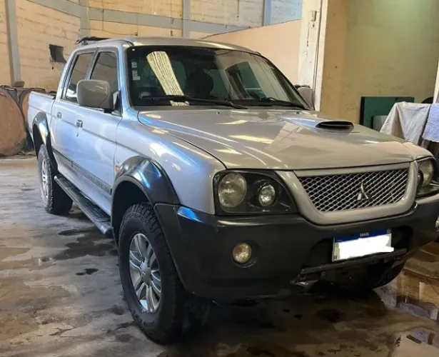 Mitsubishi L200 Outdoor HPE 2.5 4X4 CD T.dies. Mec. 2009