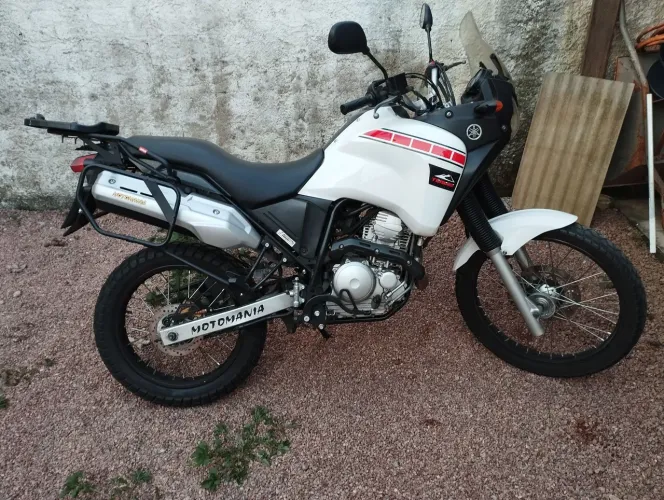 Ténéré 250, moto super boa, confortável e econômica