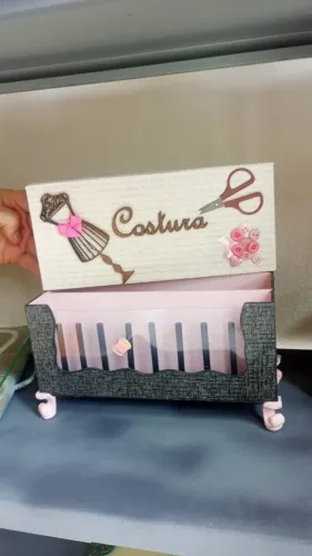 caixa de costura P retro rosa feita a mao