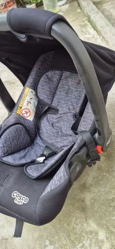Vendo esse bebe conforto semi novo