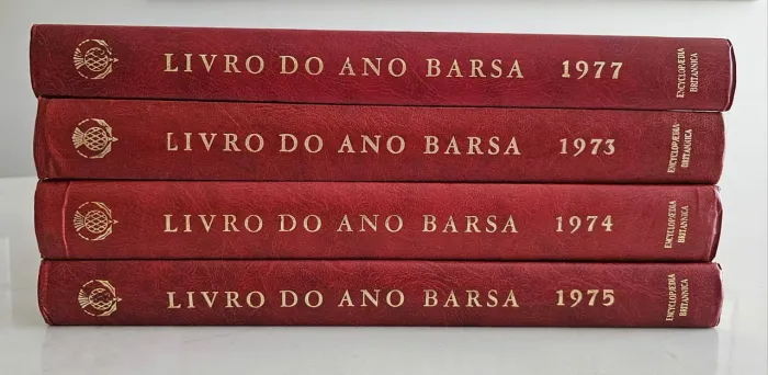 4 volumes "livro do Ano" Barsa 