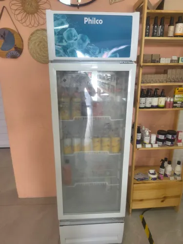 FREEZER EXPOSITOR VERICAL BEBIDAS 211 litros