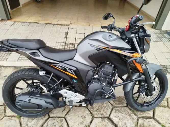 MOTO FAZER 250 - ANO 2025 SUPER NOVA