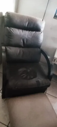 Poltrona do papai com descanso para os pés