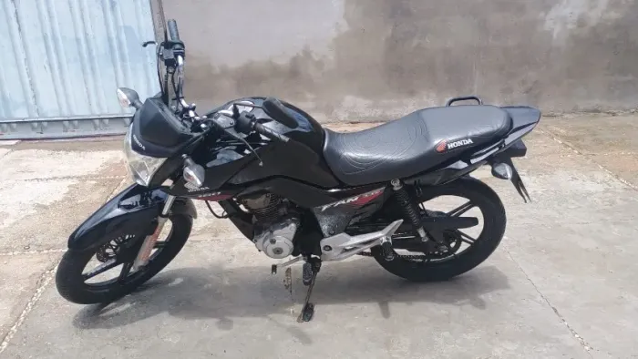 MOTO FAN BEM CONSERVADA