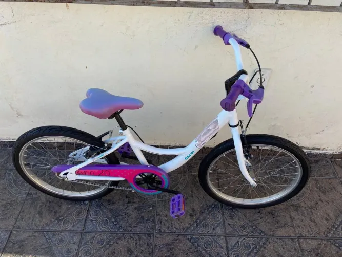 Bicicleta aro 20 feminina infantil Caloi Ceci em Excelente estado!!
