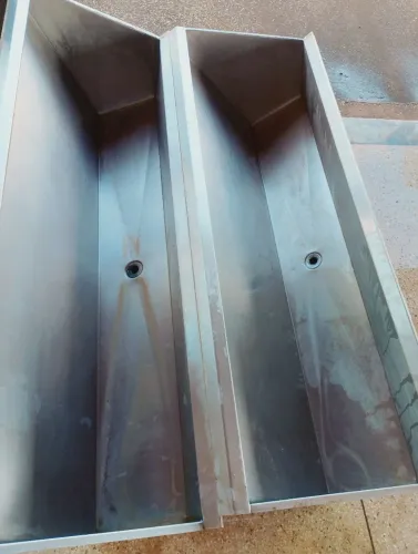 Vendo duas cubas aço inox para vestiário masculino 2mt comprimento