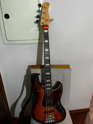 Contrabaixo 5 cordas Sire Marcus Miller V7 Alder 2nd Gen Tobacco Sunburst